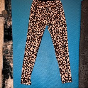 Victoria Secret Leopard leggings with pockets size 10 ankle length